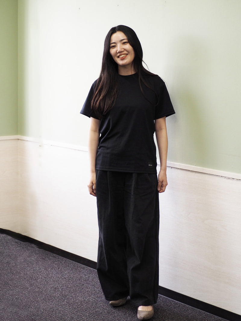 女性スタッフ