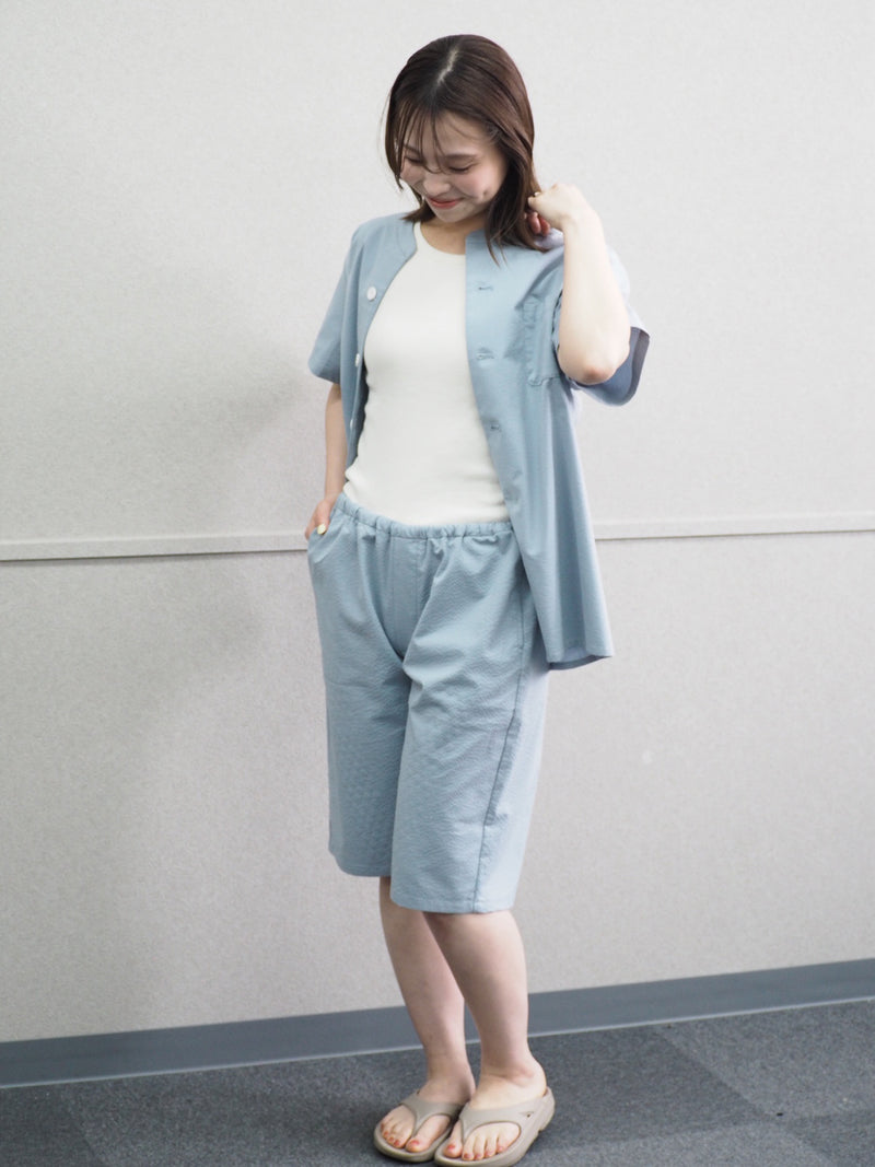 女性スタッフ