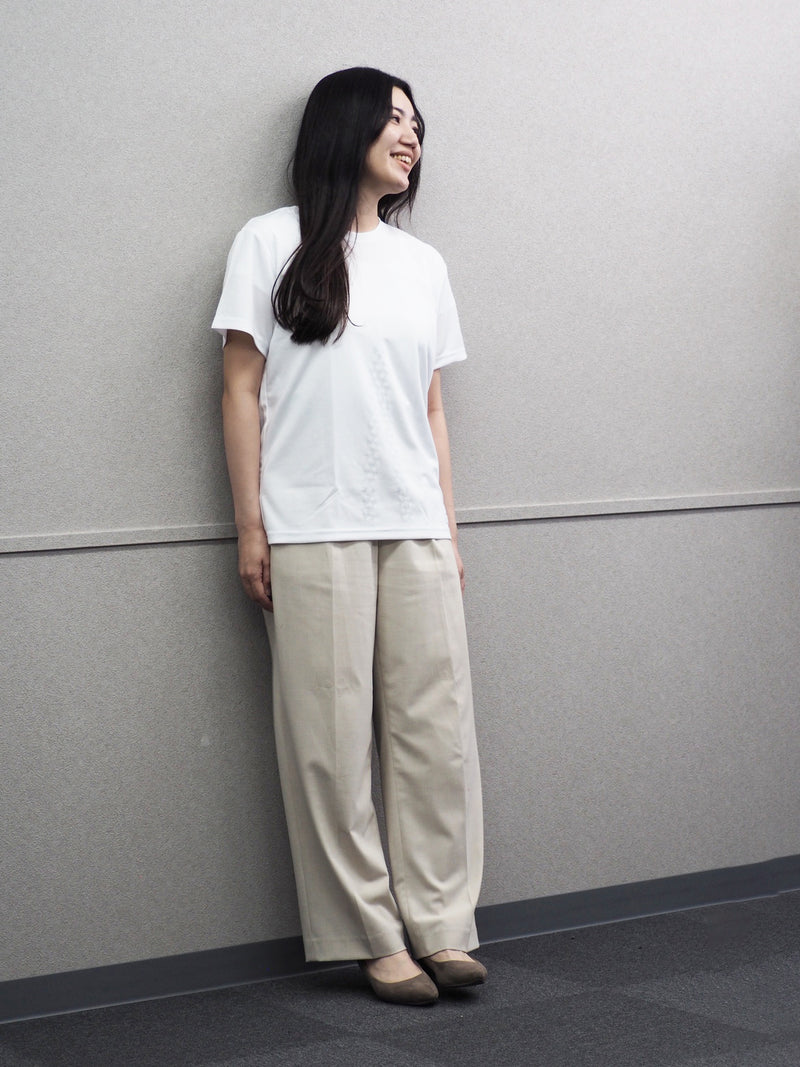 女性スタッフ